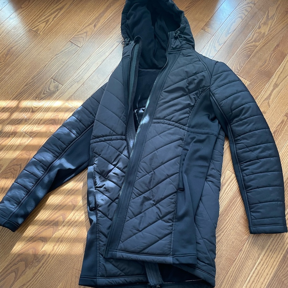 Adjustable maternity coat
